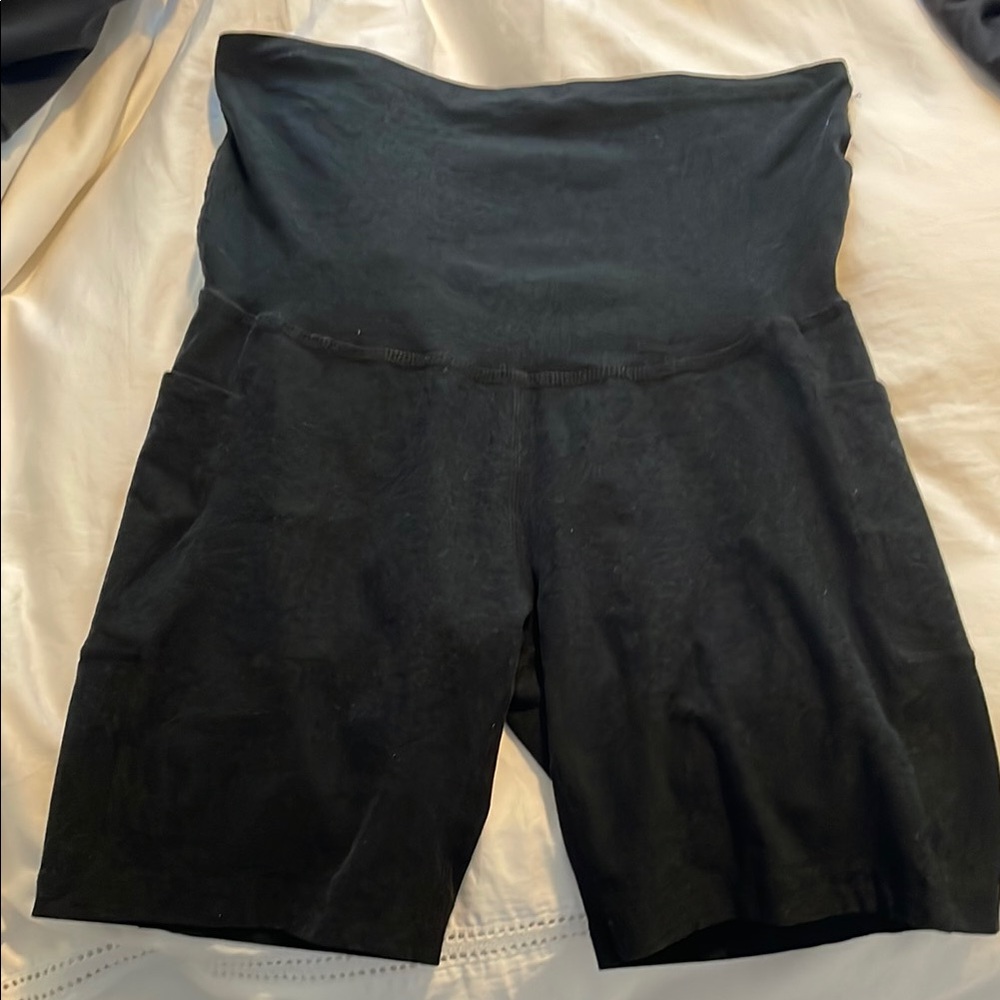 Beyond Yoga maternity shorts